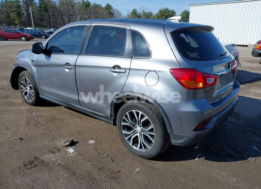 Photo 3 of 2018 Mitsubishi Outlander SPORT 2.4 SE (VIN JA4AR3AW4JZ034691)