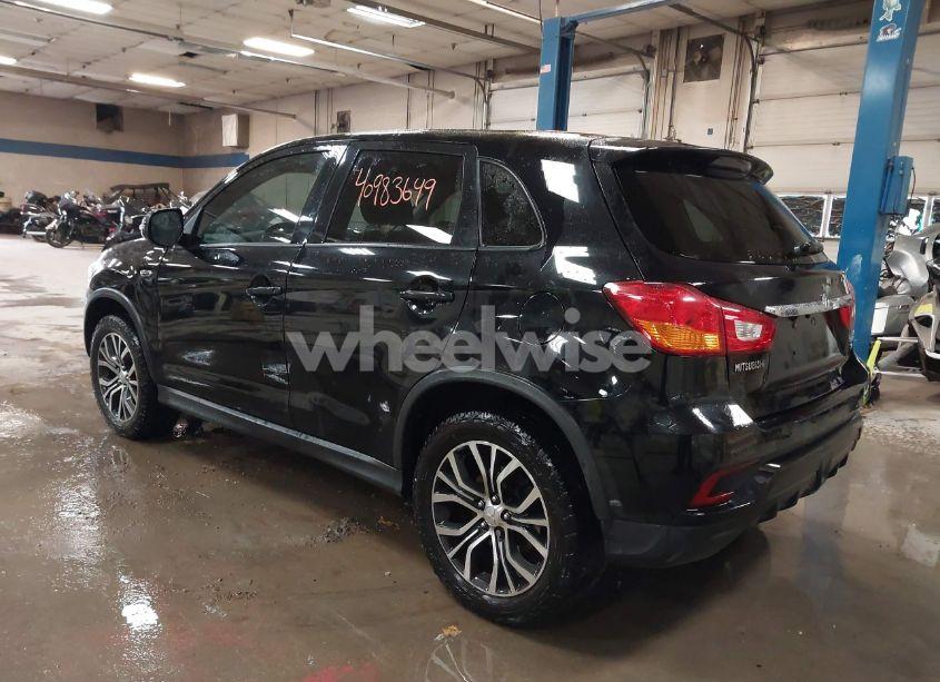 Photo 3 of 2018 Mitsubishi Outlander SPORT 2.4 SE (VIN JA4AR3AW5JU025320)