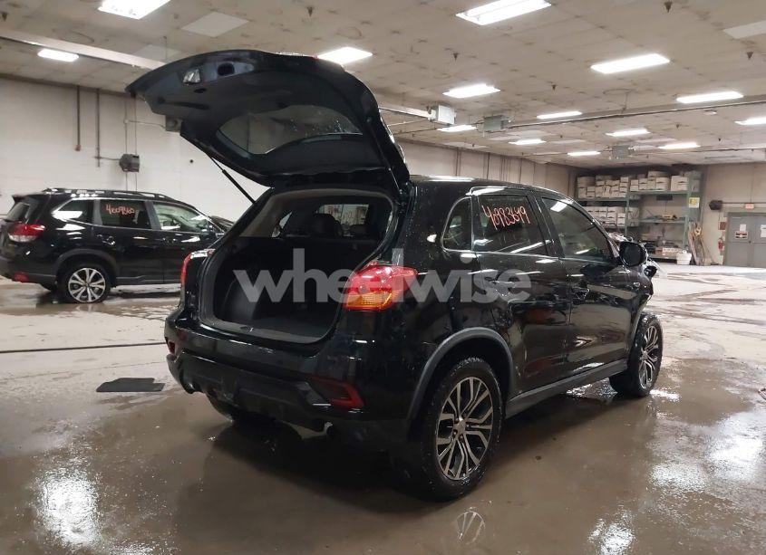 Photo 4 of 2018 Mitsubishi Outlander SPORT 2.4 SE (VIN JA4AR3AW5JU025320)