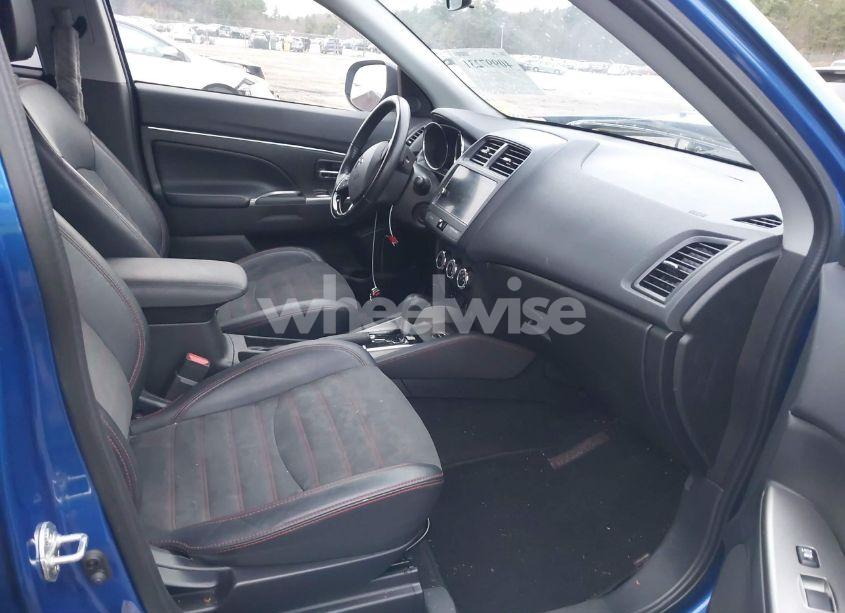 Photo 5 of 2018 Mitsubishi Outlander SPORT 2.4 SE (VIN JA4AR3AW8JZ004867)