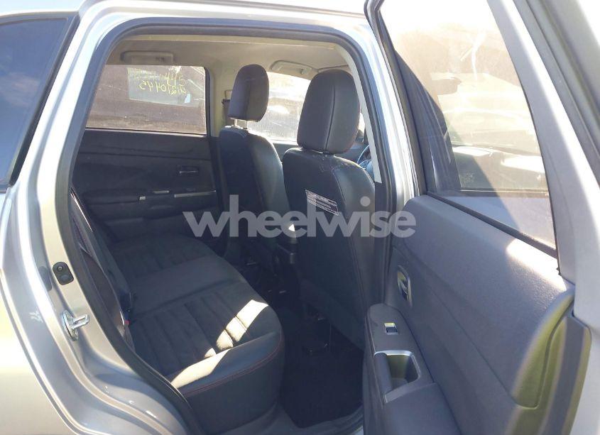 Photo 8 of 2018 Mitsubishi Outlander SPORT 2.4 SE (VIN JA4AR3AW9JZ005073)