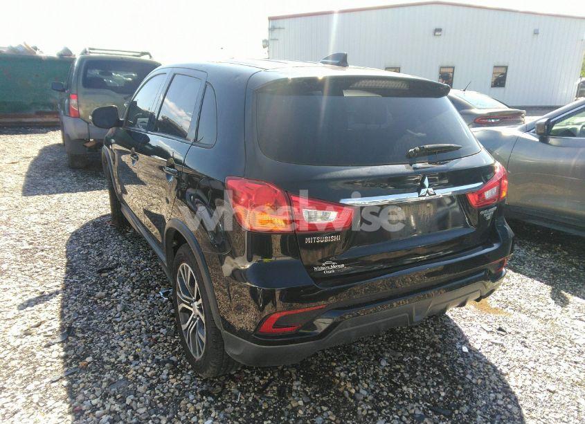 Photo 3 of 2018 Mitsubishi Outlander SPORT 2.4 SE (VIN JA4AR3AWXJU013308)