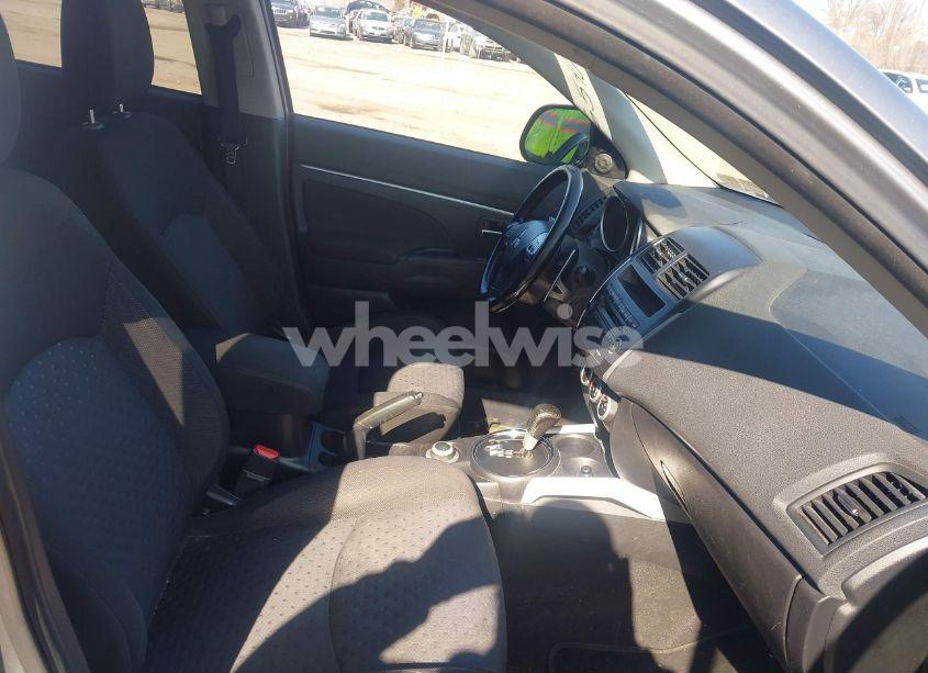 Photo 5 of 2011 Mitsubishi Outlander SPORT SE (VIN JA4AR4AU0BZ006540)