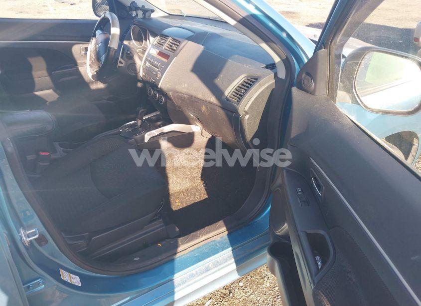 Photo 5 of 2011 Mitsubishi Outlander SPORT SE (VIN JA4AR4AU1BZ024111)