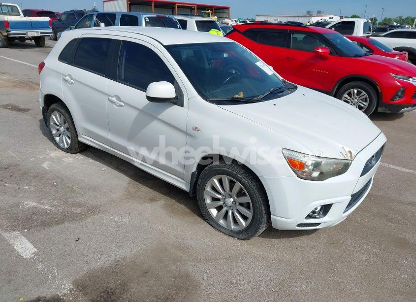 2011 Mitsubishi Outlander SPORT SE (VIN JA4AR4AU2BZ025218) main photo