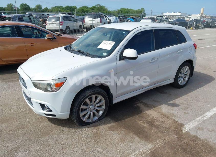 Photo 2 of 2011 Mitsubishi Outlander SPORT SE (VIN JA4AR4AU2BZ025218)