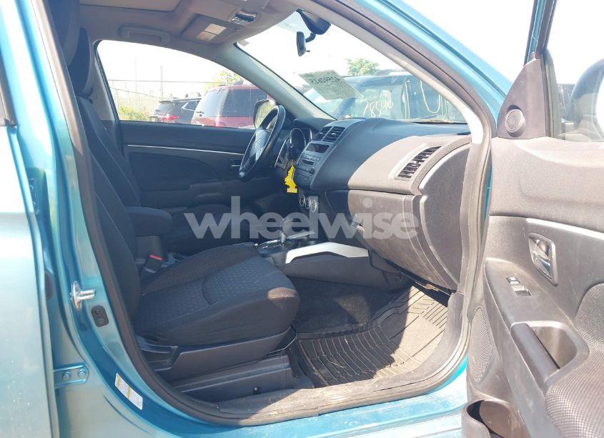 Photo 5 of 2011 Mitsubishi Outlander SPORT SE (VIN JA4AR4AU3BZ014082)