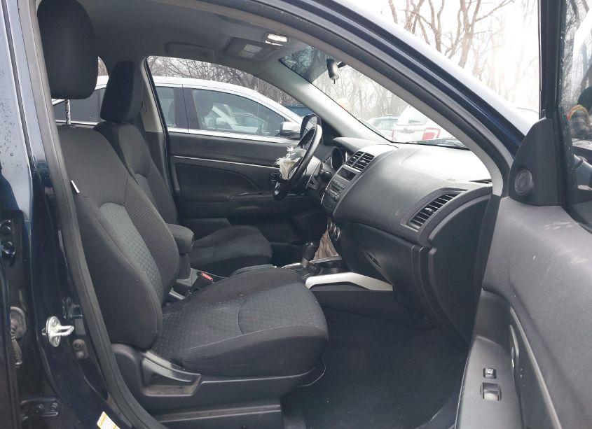 Photo 5 of 2011 Mitsubishi Outlander SPORT SE (VIN JA4AR4AU4BZ007951)