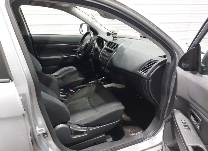 Photo 5 of 2011 Mitsubishi Outlander SPORT SE (VIN JA4AR4AU4BZ011109)