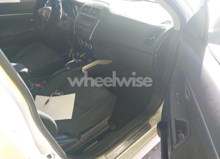 Photo 5 of 2011 Mitsubishi Outlander SPORT SE (VIN JA4AR4AU4BZ015340)