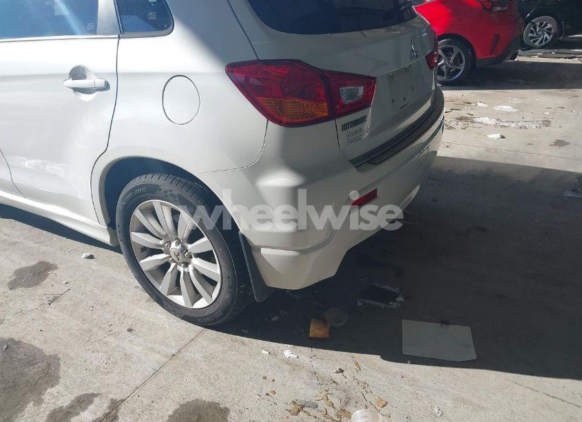 Photo 6 of 2011 Mitsubishi Outlander SPORT SE (VIN JA4AR4AU4BZ015340)