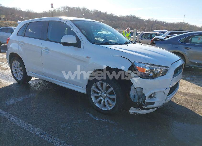 2011 Mitsubishi Outlander SPORT SE (VIN JA4AR4AU4BZ024801) main photo