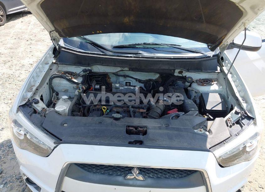 Photo 10 of 2011 Mitsubishi Outlander SPORT SE (VIN JA4AR4AU7BZ001075)