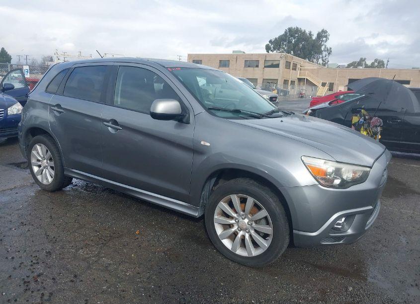 2011 Mitsubishi Outlander SPORT SE (VIN JA4AR4AU8BZ020153) main photo