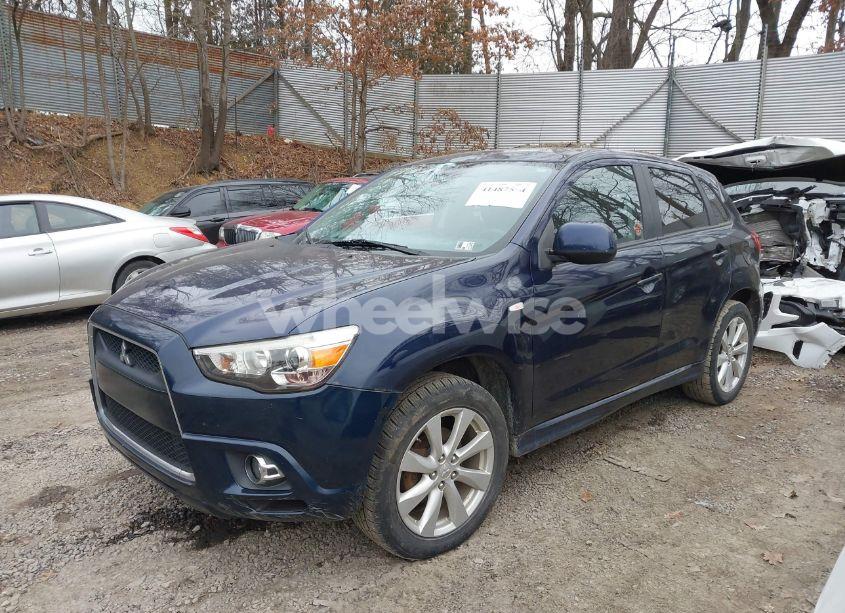 Photo 2 of 2012 Mitsubishi Outlander (VIN JA4AR4AU9C0010060)