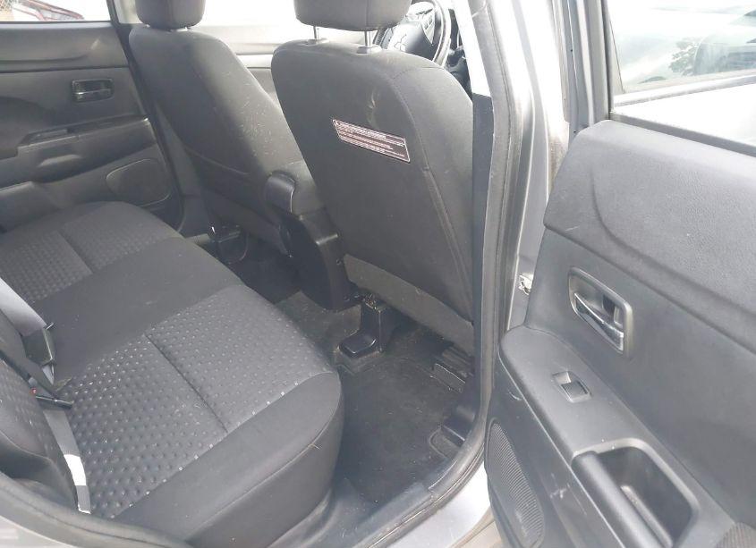 Photo 8 of 2011 Mitsubishi Outlander SPORT SE (VIN JA4AR4AUXBZ006433)