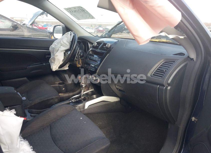 Photo 5 of 2011 Mitsubishi Outlander SPORT SE (VIN JA4AR4AUXBZ019702)