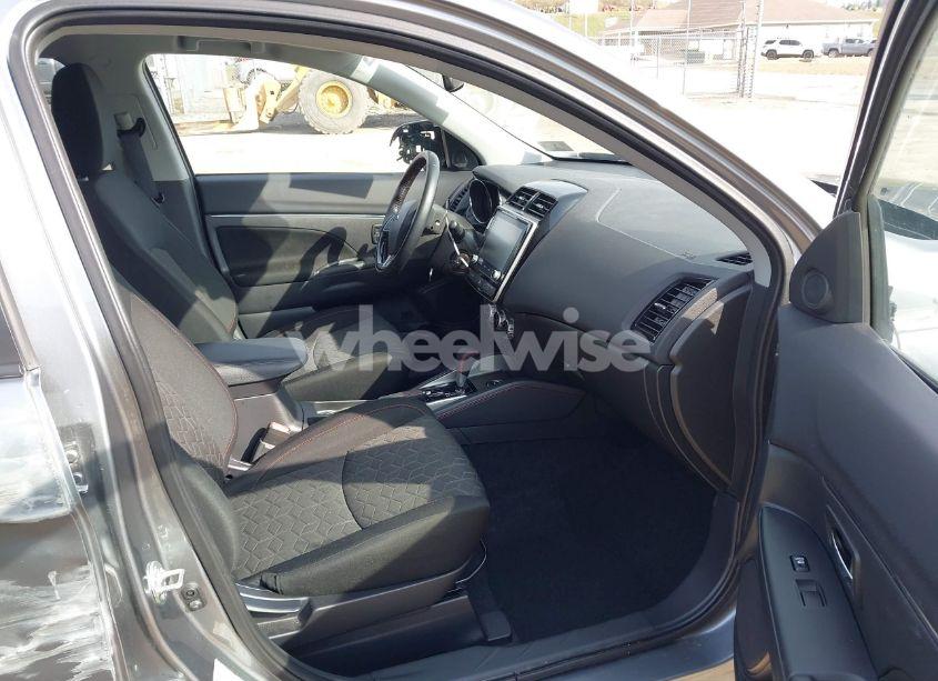 Photo 5 of 2024 Mitsubishi Outlander SPORT LE (VIN JA4ARUAU2RU001654)