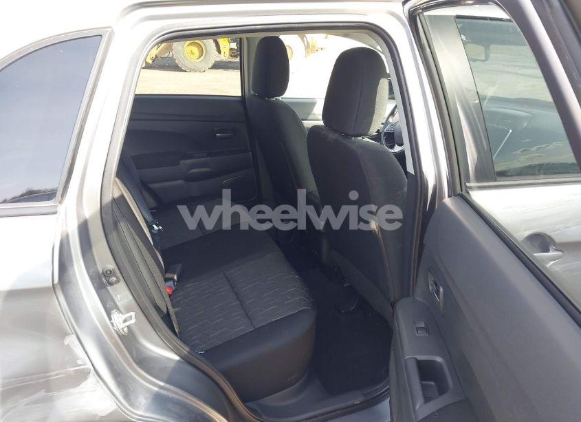 Photo 8 of 2024 Mitsubishi Outlander SPORT LE (VIN JA4ARUAU2RU001654)