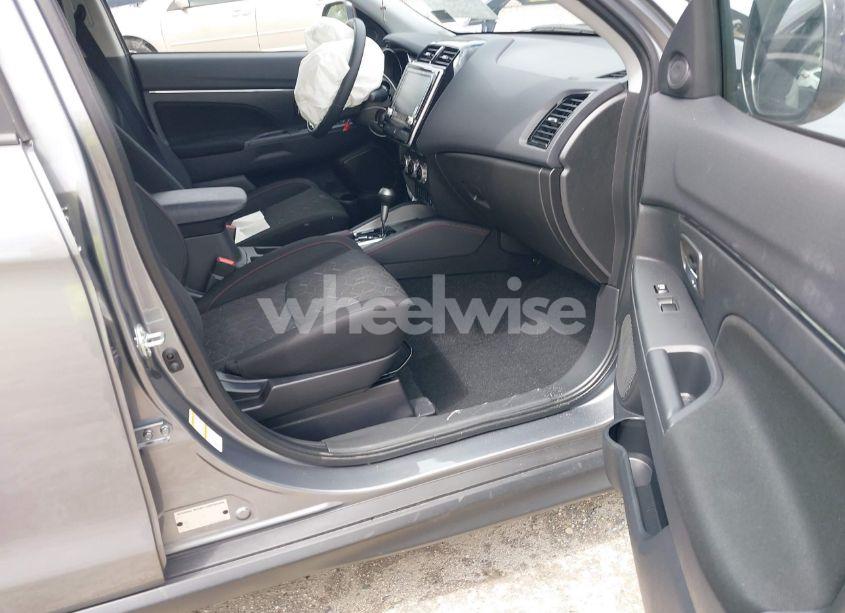 Photo 5 of 2024 Mitsubishi Outlander SPORT (VIN JA4ARUAU4RU017922)