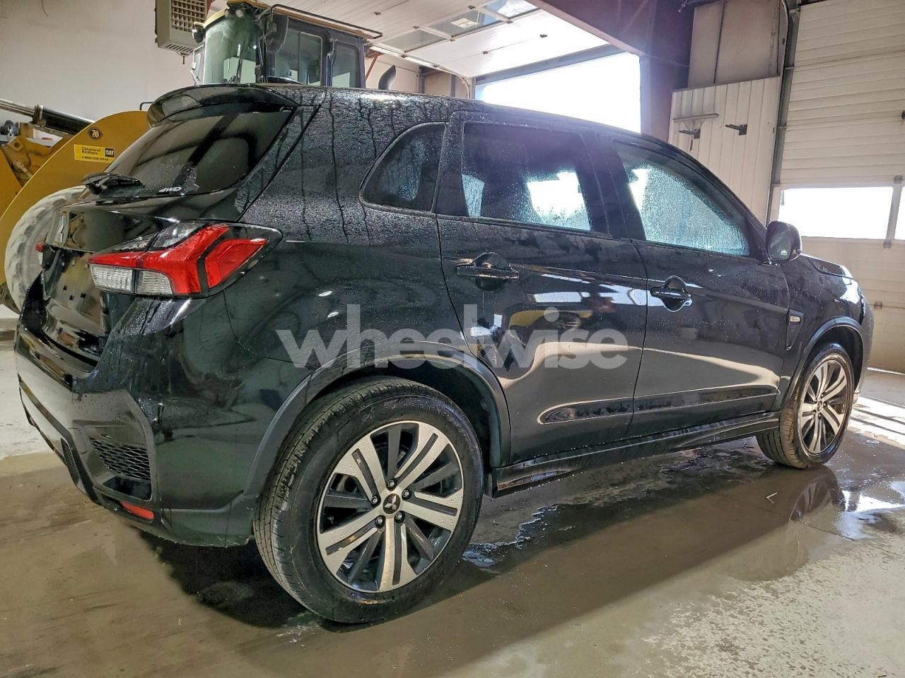 Photo 3 of 2024 MITSUBISHI OUTLANDER SPORT S/SE (VIN JA4ARUAU5RU024829)