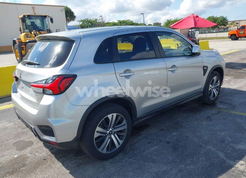 Photo 4 of 2024 Mitsubishi Outlander SPORT (VIN JA4ARUAUXRU009159)