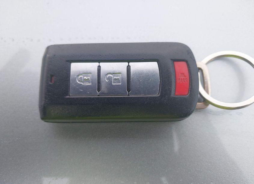 Photo 11 of 2010 Mitsubishi Outlander SE (VIN JA4AS3AW0AZ014071)