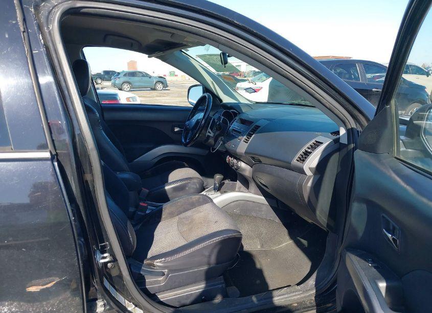 Photo 5 of 2011 Mitsubishi Outlander SE (VIN JA4AS3AW0BU012190)