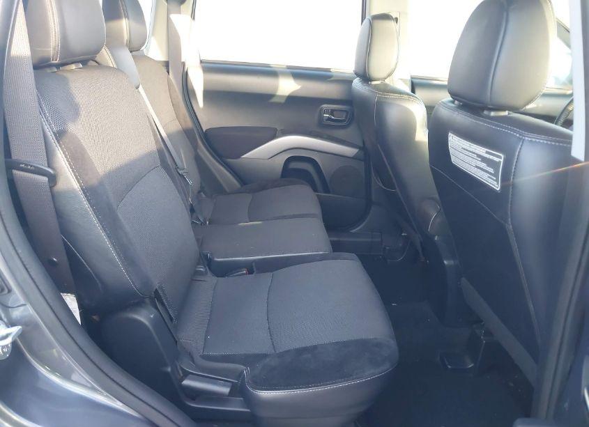 Photo 8 of 2012 Mitsubishi Outlander SE (VIN JA4AS3AW0CU016581)