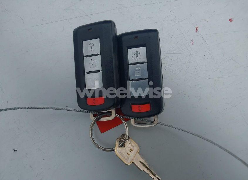 Photo 11 of 2013 Mitsubishi Outlander SE (VIN JA4AS3AW0DU010426)