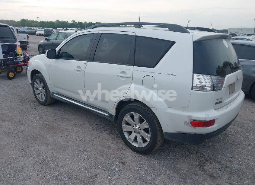 Photo 3 of 2013 Mitsubishi Outlander SE (VIN JA4AS3AW0DU010426)