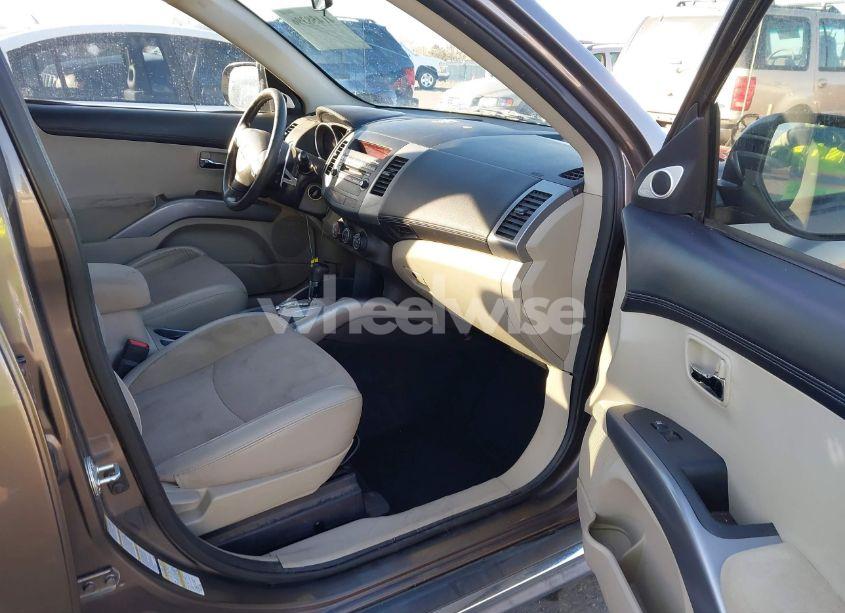 Photo 5 of 2011 Mitsubishi Outlander SE (VIN JA4AS3AW2BU034241)