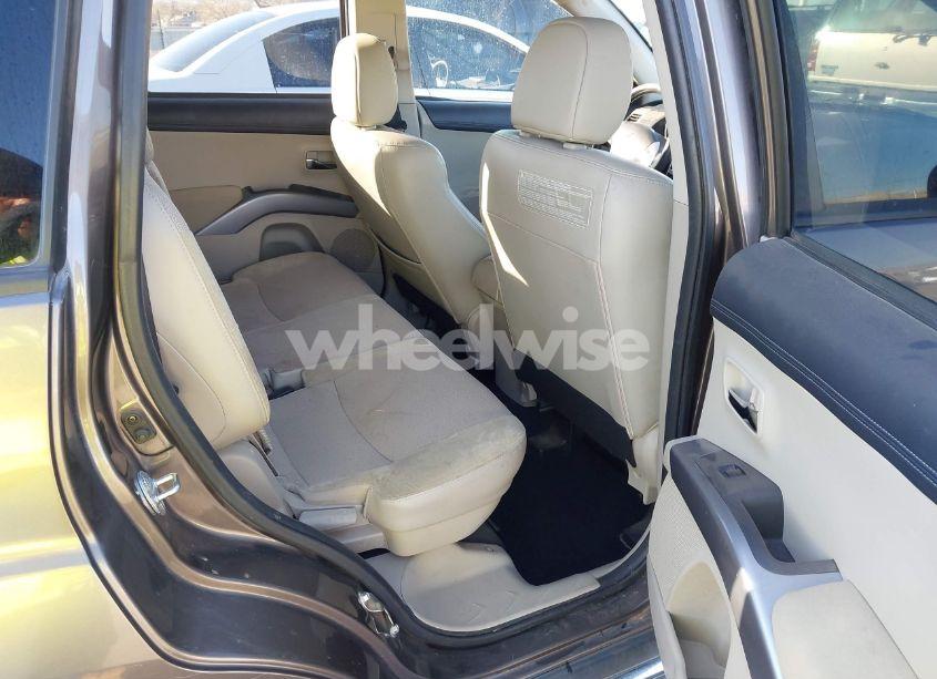 Photo 8 of 2011 Mitsubishi Outlander SE (VIN JA4AS3AW2BU034241)