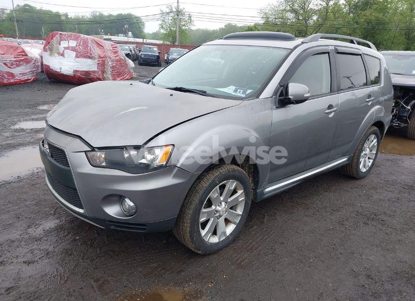 Photo 2 of 2013 Mitsubishi Outlander SE (VIN JA4AS3AW2DU013649)