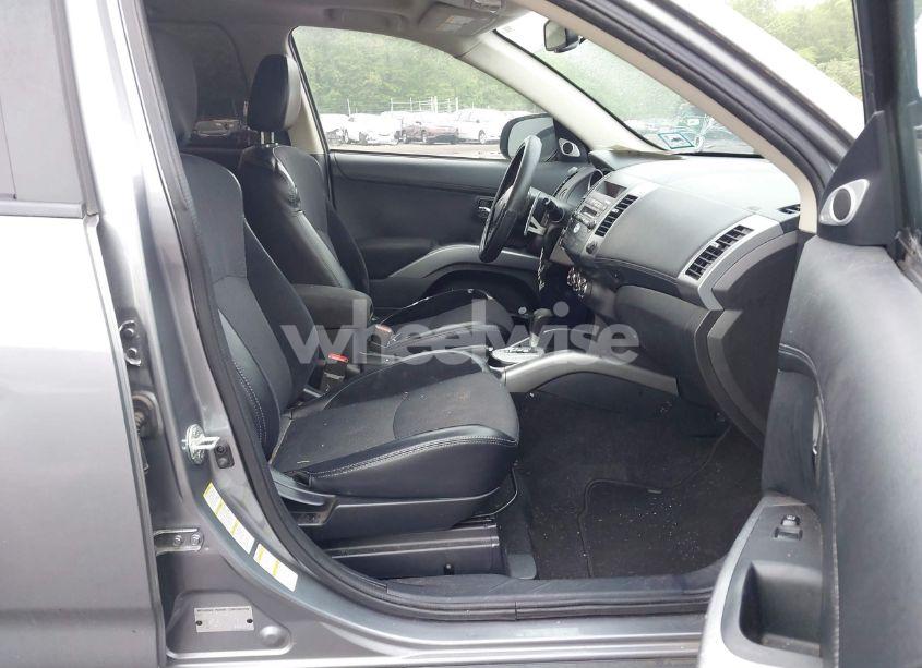 Photo 5 of 2013 Mitsubishi Outlander SE (VIN JA4AS3AW2DU013649)