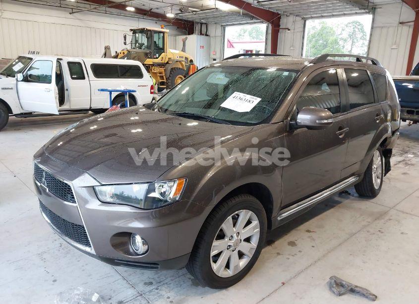 Photo 2 of 2013 Mitsubishi Outlander SE (VIN JA4AS3AW3DU012736)