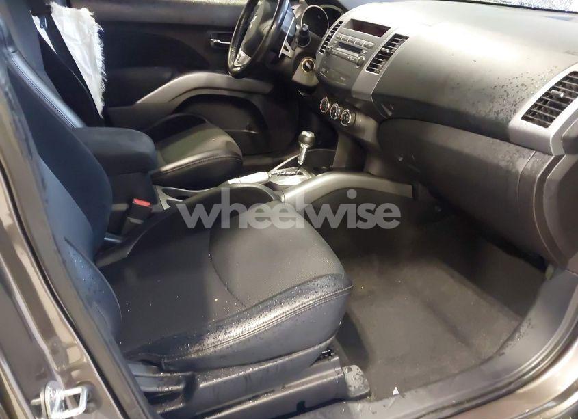 Photo 5 of 2013 Mitsubishi Outlander SE (VIN JA4AS3AW3DU012736)