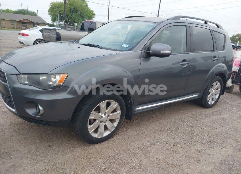 Photo 2 of 2011 Mitsubishi Outlander SE (VIN JA4AS3AW4BU023760)