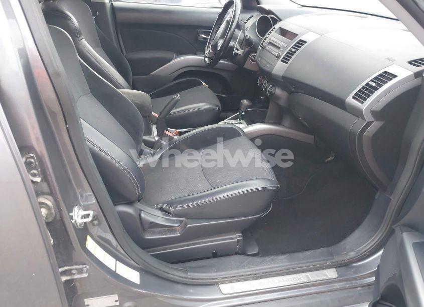 Photo 5 of 2011 Mitsubishi Outlander SE (VIN JA4AS3AW4BU023760)