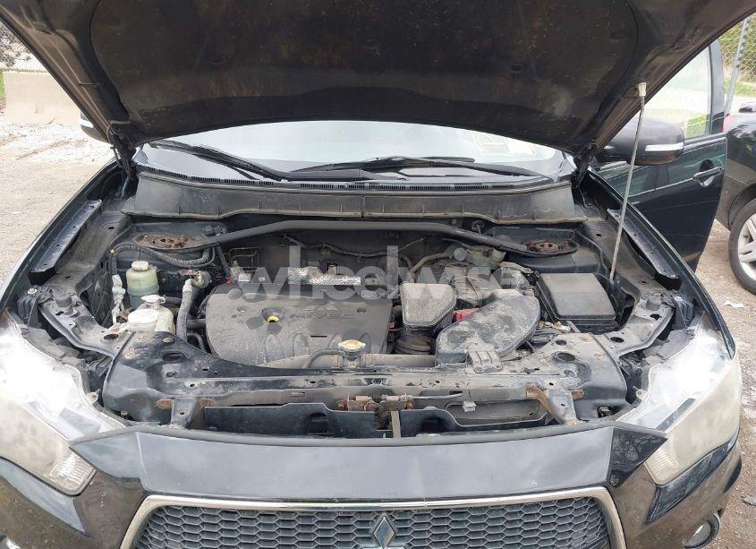 Photo 10 of 2011 Mitsubishi Outlander SE (VIN JA4AS3AW5BU013447)