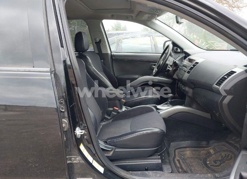 Photo 5 of 2011 Mitsubishi Outlander SE (VIN JA4AS3AW5BU013447)