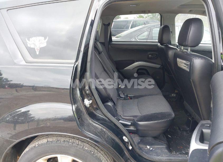 Photo 8 of 2011 Mitsubishi Outlander SE (VIN JA4AS3AW5BU013447)