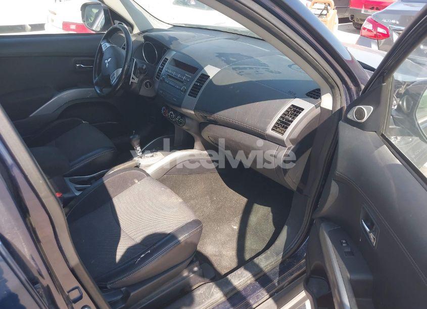 Photo 5 of 2011 Mitsubishi Outlander SE (VIN JA4AS3AW9BU007568)