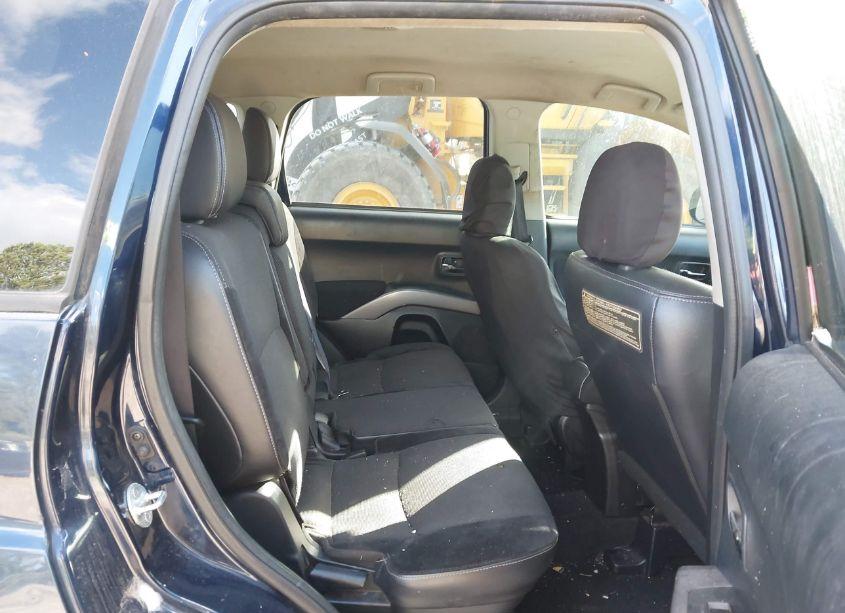 Photo 8 of 2011 Mitsubishi Outlander SE (VIN JA4AS3AW9BU017176)