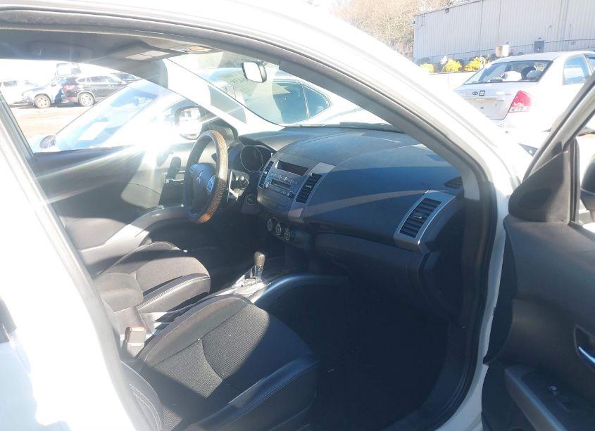 Photo 5 of 2011 Mitsubishi Outlander SE (VIN JA4AS3AW9BU018375)