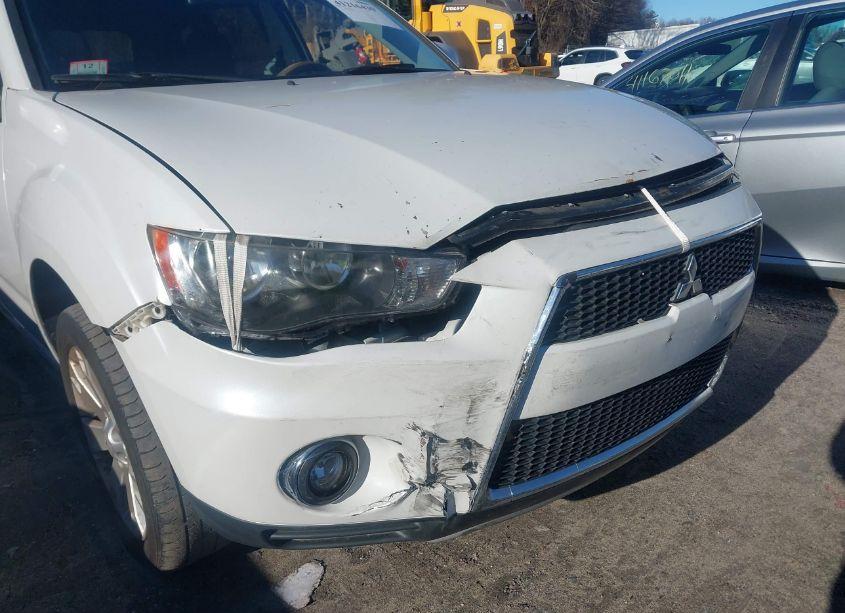 Photo 6 of 2011 Mitsubishi Outlander SE (VIN JA4AS3AW9BU018375)