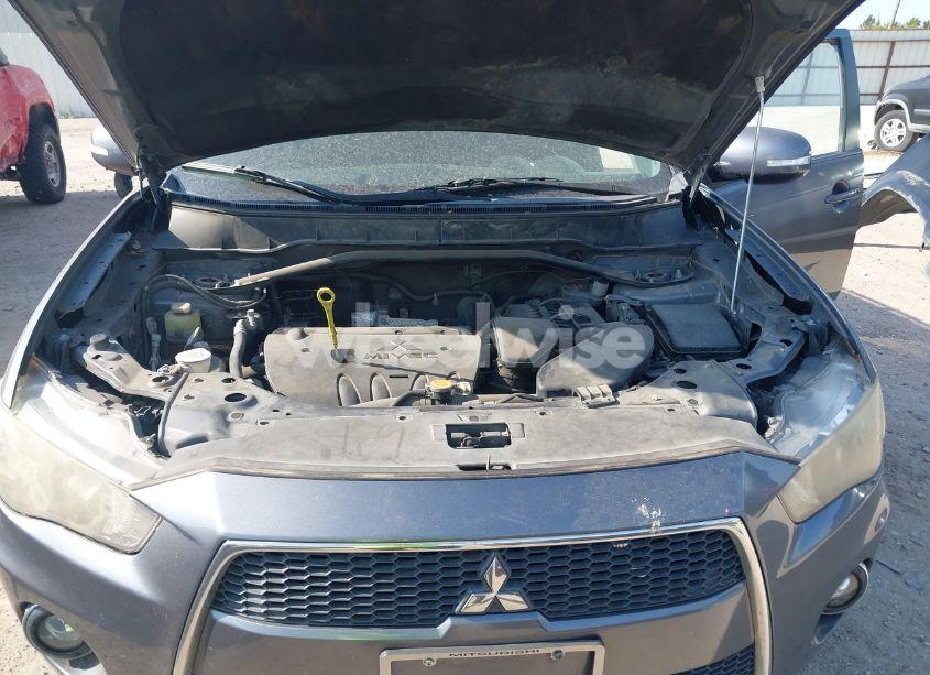 Photo 10 of 2011 Mitsubishi Outlander SE (VIN JA4AS3AWXBU022418)