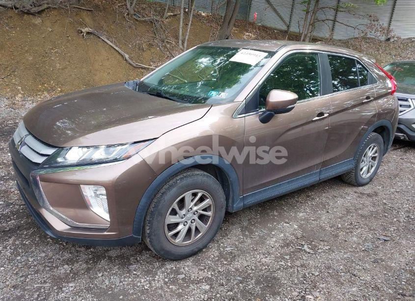 Photo 2 of 2018 Mitsubishi Eclipse CROSS ES (VIN JA4AT3AA9JZ039973)