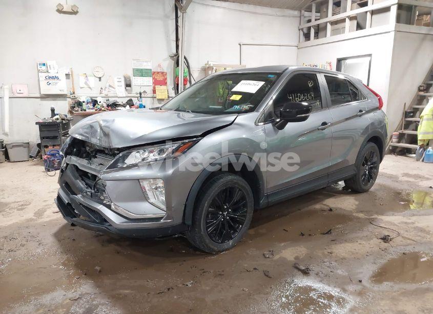 Photo 2 of 2018 Mitsubishi Eclipse CROSS LE (VIN JA4AT4AA7JZ056860)