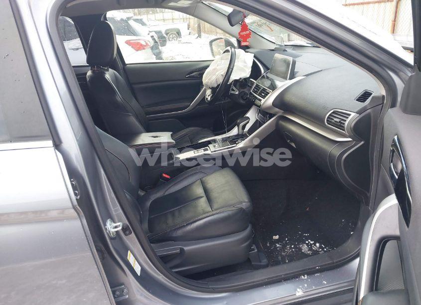 Photo 5 of 2018 Mitsubishi Eclipse CROSS SEL (VIN JA4AT5AA0JZ039615)
